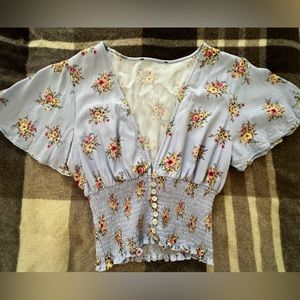 Floral crop top bay wing shirt